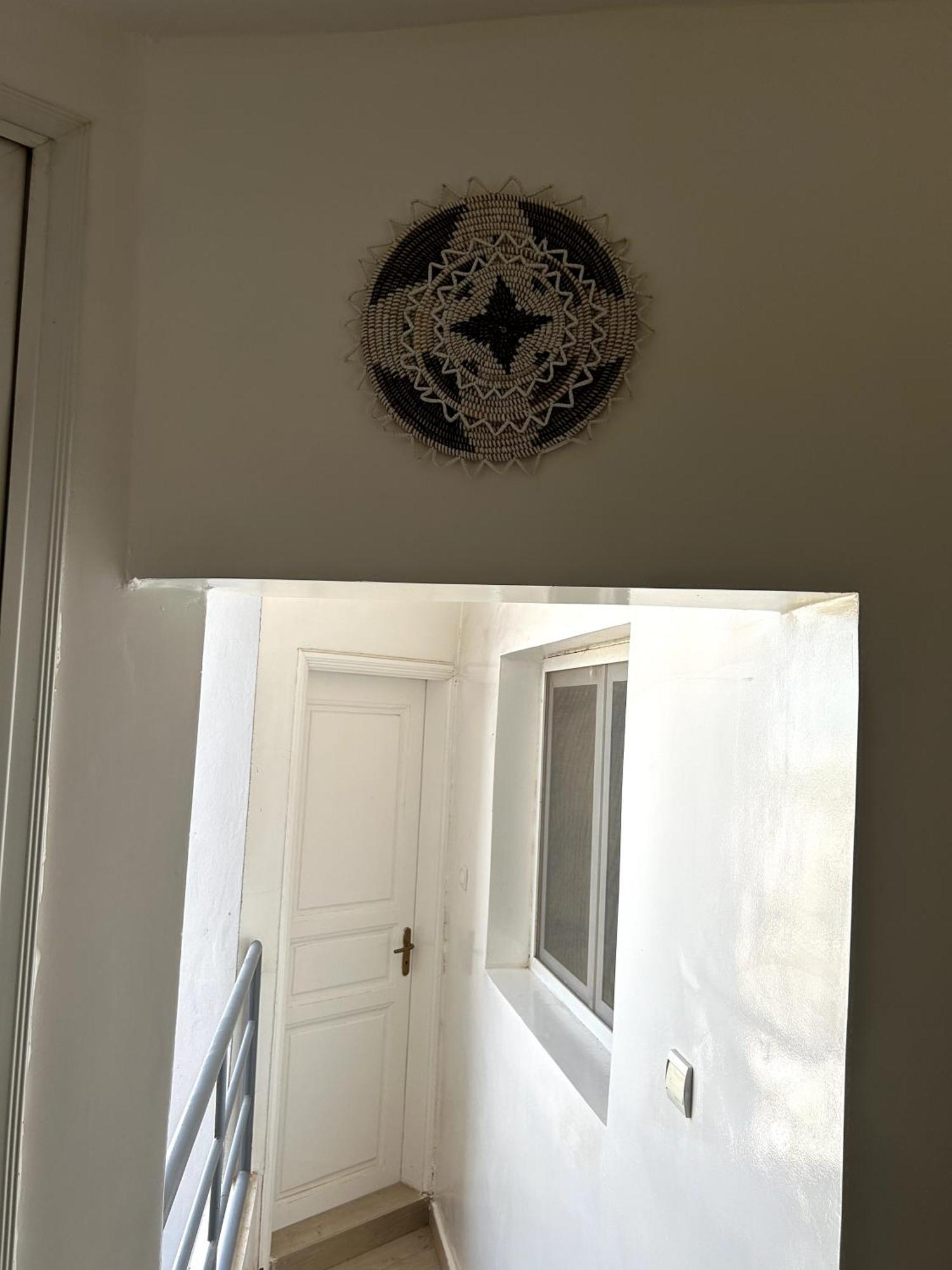Chambre Spacieuse Avec Balcon - Salle De Bain Exterieure Privee & Breakfast サンルイ エクステリア 写真