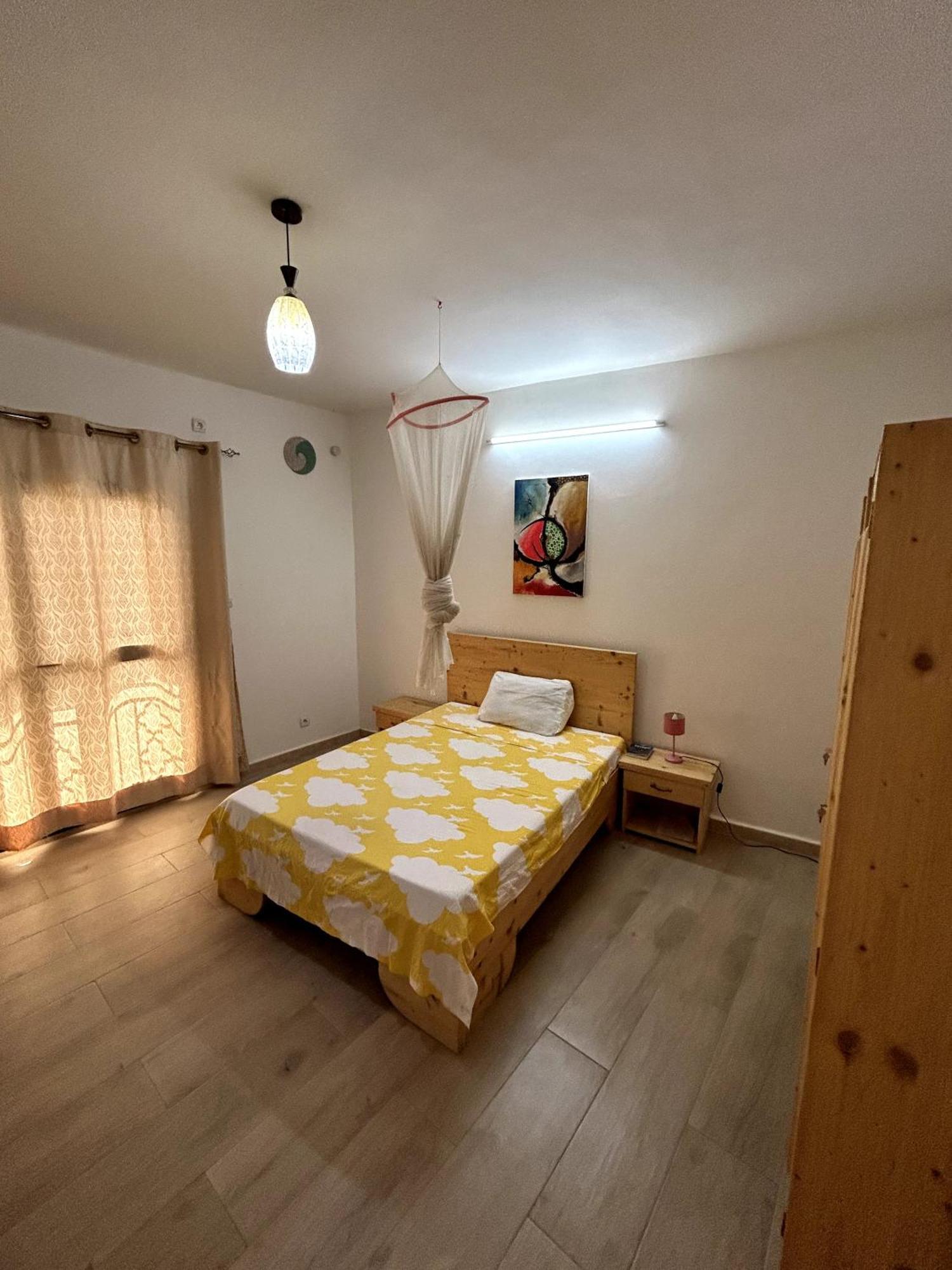 Chambre Spacieuse Avec Balcon - Salle De Bain Exterieure Privee & Breakfast サンルイ エクステリア 写真